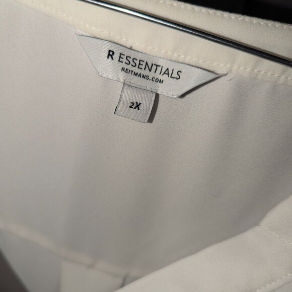 Cap Sleeve Split Neck Blouse - R Essentials - Sz 2X - Picture 2 of 3